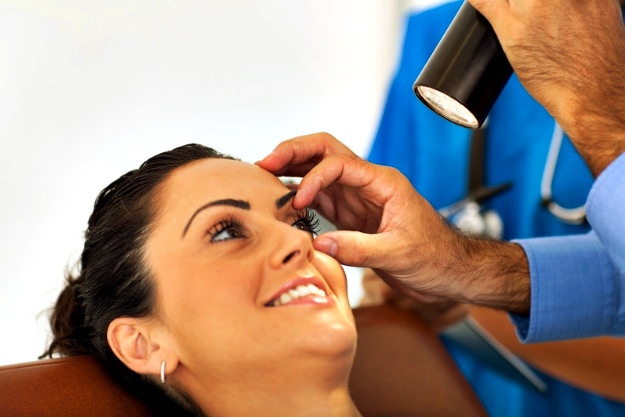 Undergo Eye Checkup | Ways to Keep Your Eyes Healthy This Winter