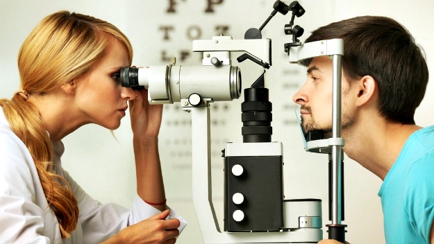 Frequent Eye Exams | How to Prevent Age-related Macular Degeneration
