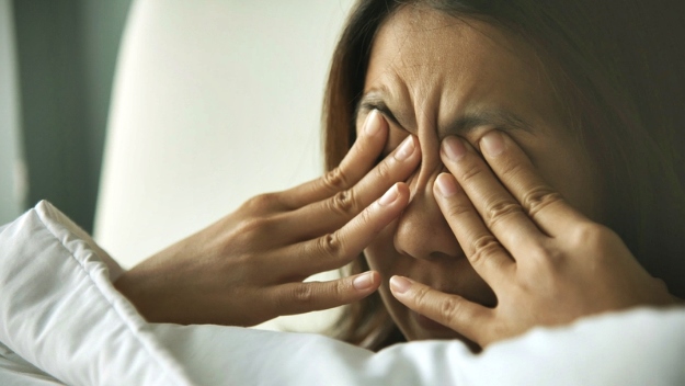 Symptoms of Eye Floaters | What Are Eye Floaters And How To Tell If You Have Them?
