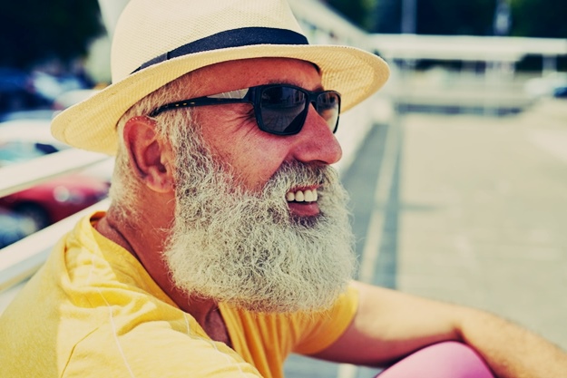 Wear Sunglasses | Avoid the Cataracts Surgery Cost by Preventing Cataracts